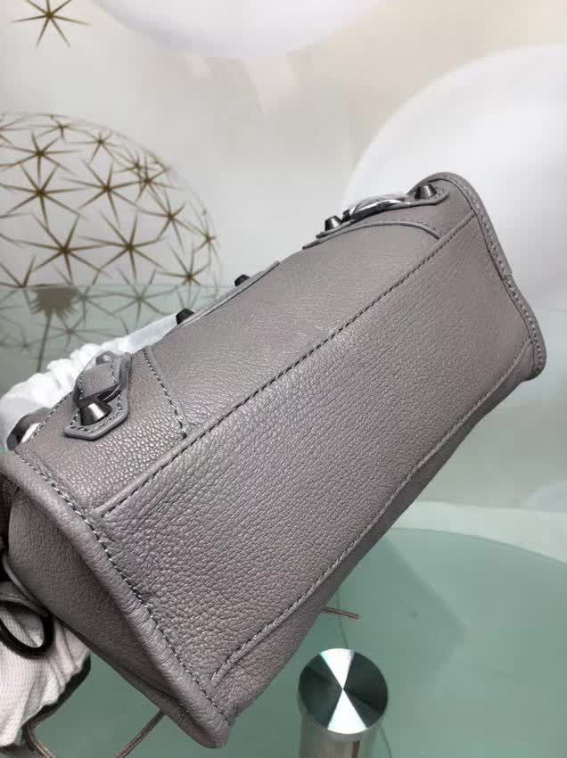 BALENCIAG巴黎世家 原單品質 經典代表作機車包 山羊皮黑錠款 可手提單肩斜跨  BL1038